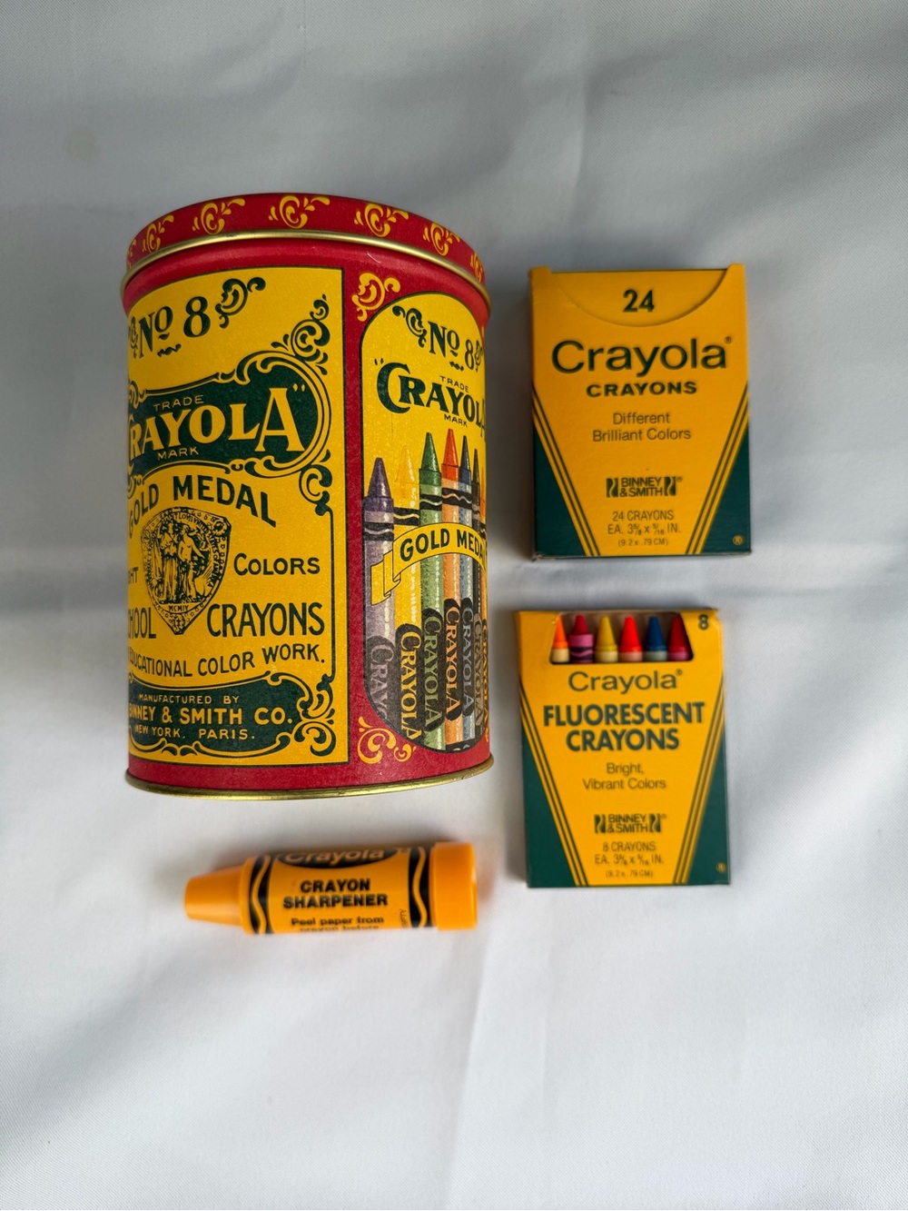 Crayola Binney & Smith Gold Medal Crayon Tin 1903 Replica 1982 Vintage Bundle